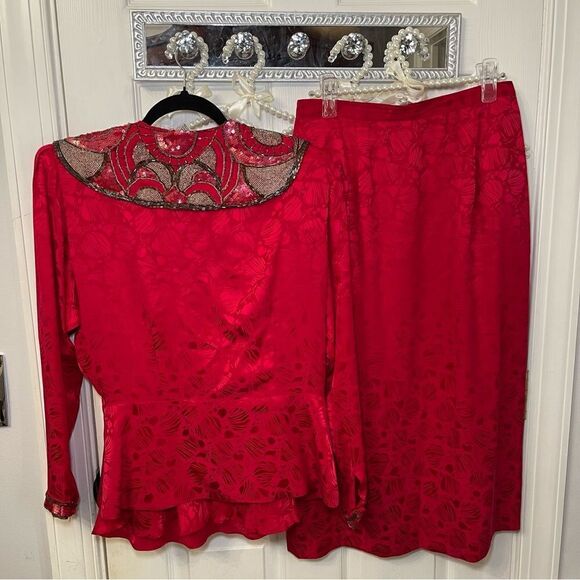 Vintage Elegant 3pc Women Red Vibrant Suit Beaded Sequined Details - Picture 10 of 16